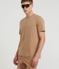 Camiseta Esportiva em Tecnologia Dry com Estampa Lettering