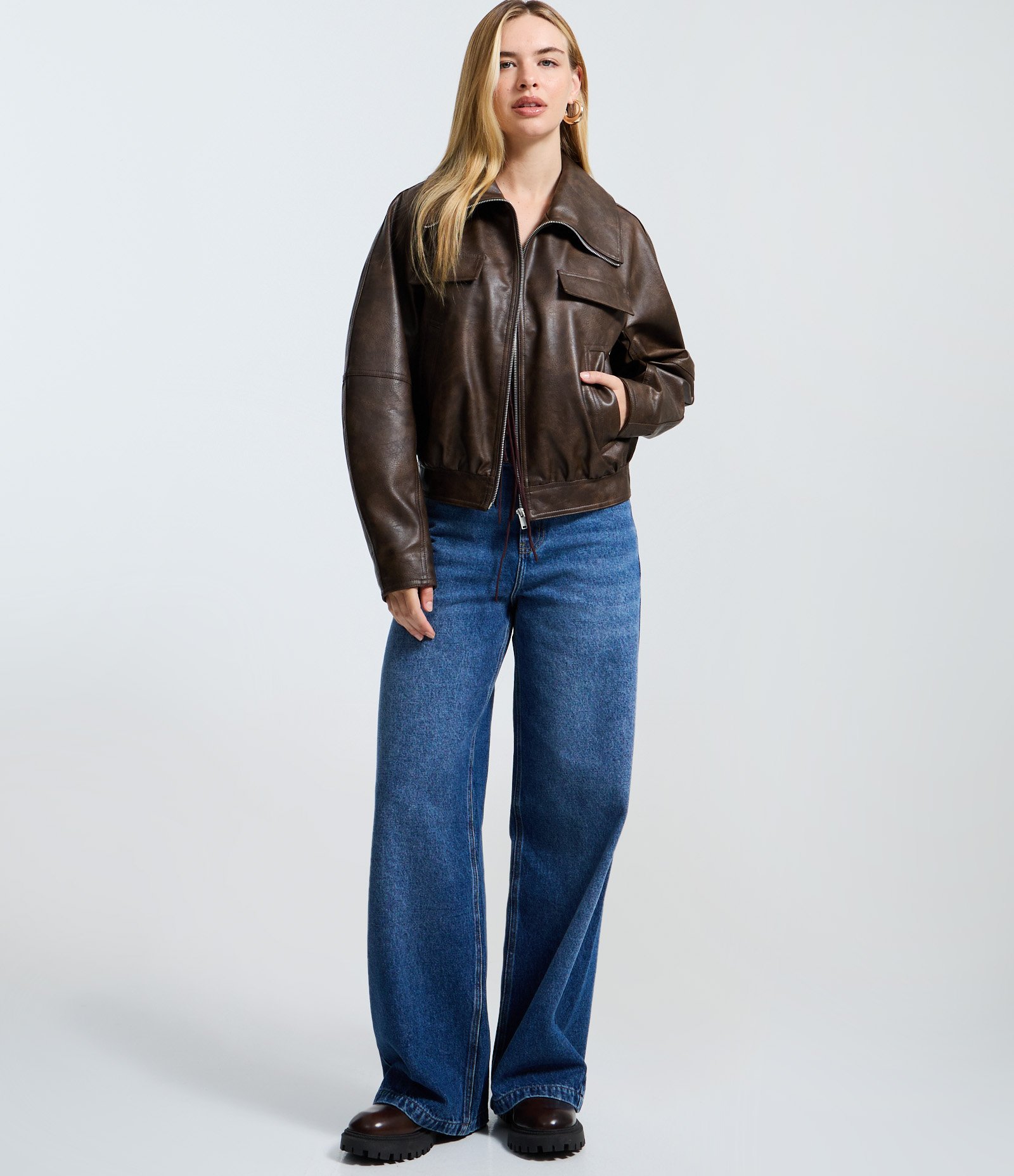 Jaqueta Bomber em PU com Efeito Manchado Marrom 3