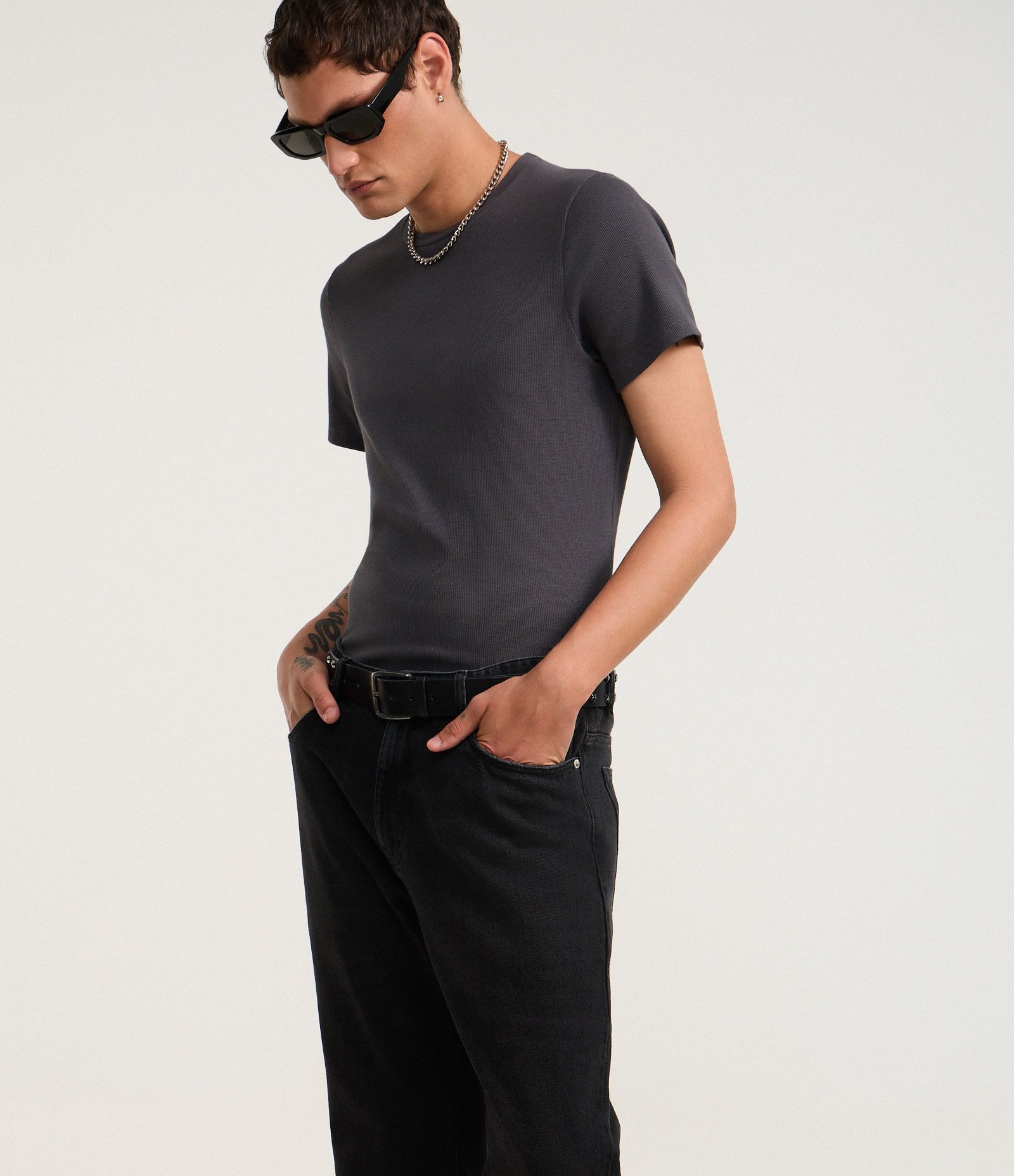 Calça Loose em Jeans Preto 4