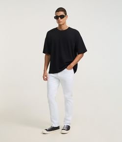 Calça Skinny Cropped em Sarja com Bolsos