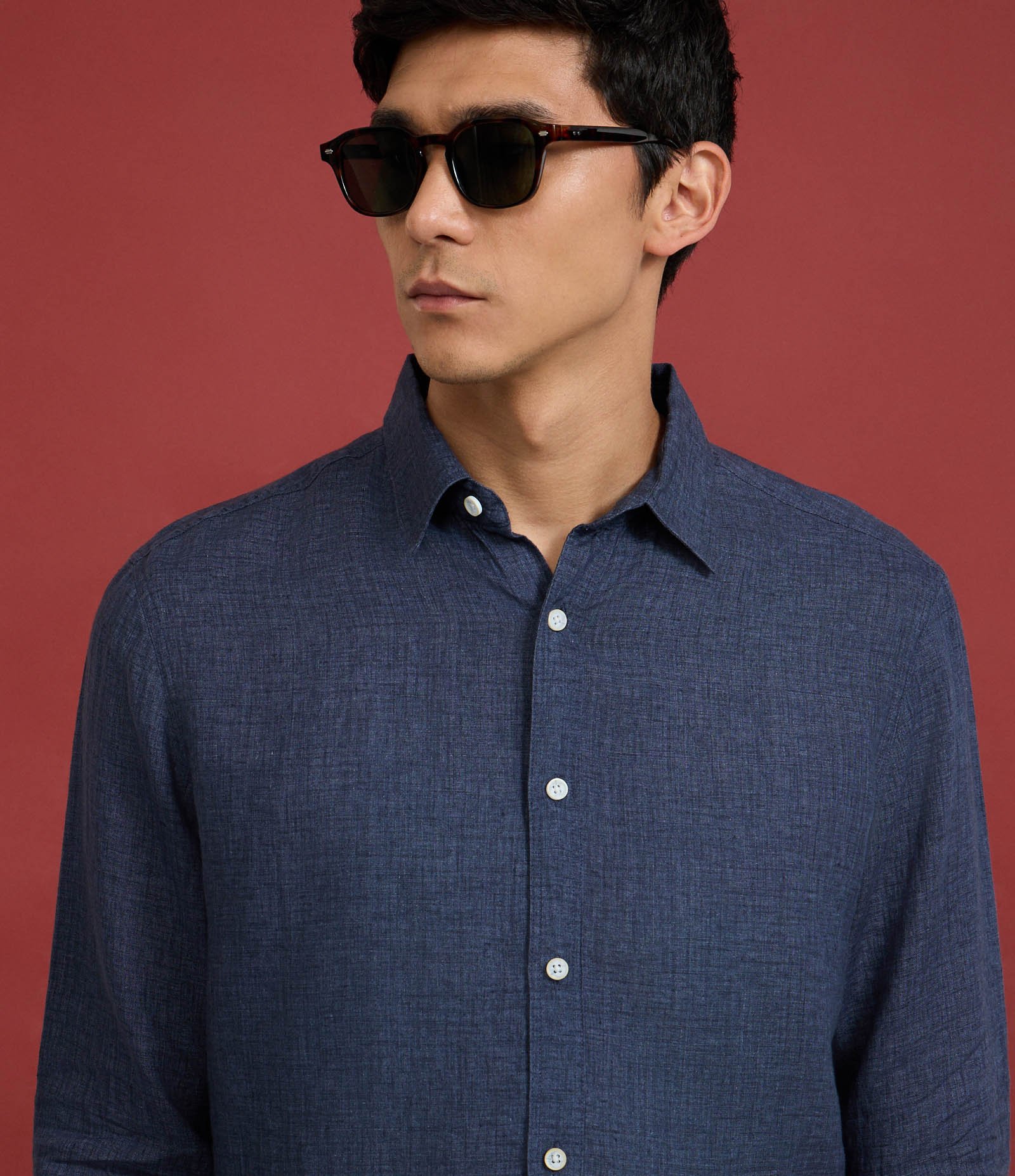 Camisa Comfort em Linho Puro com Gola Colarinho Azul Marinho 5