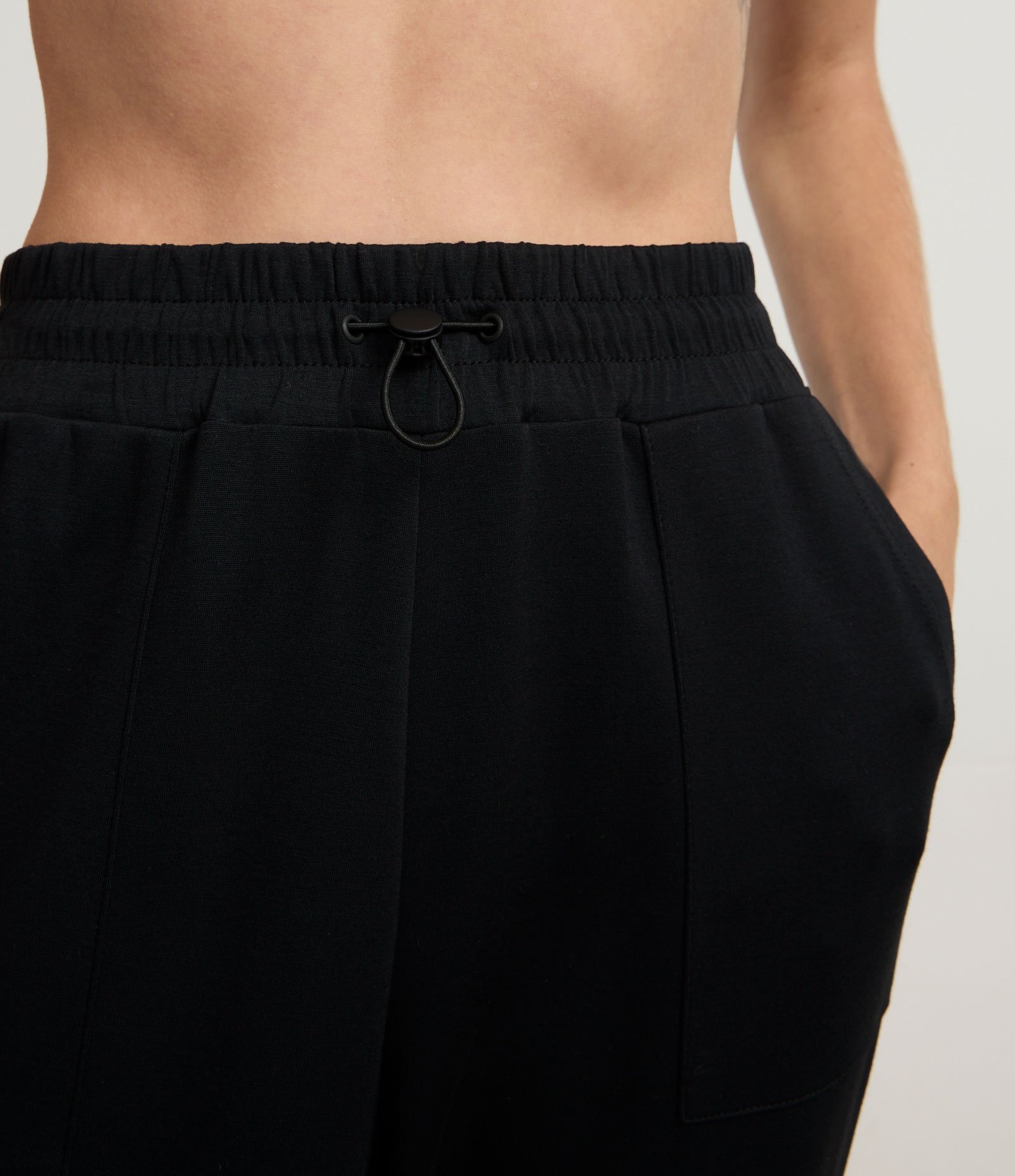 Calça Jogger Esportiva com Modal e Bolsos Amplos Preto 3