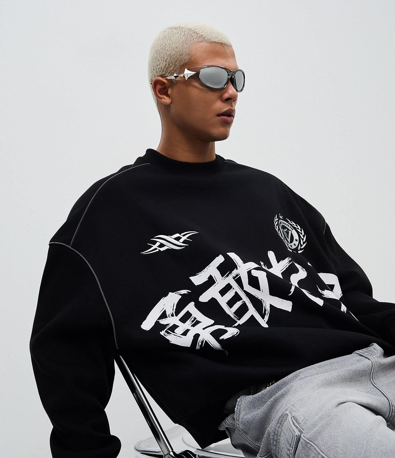 Casaco Moletom com Felpa Estampa Lettering Japonês e Bordado Preto 1