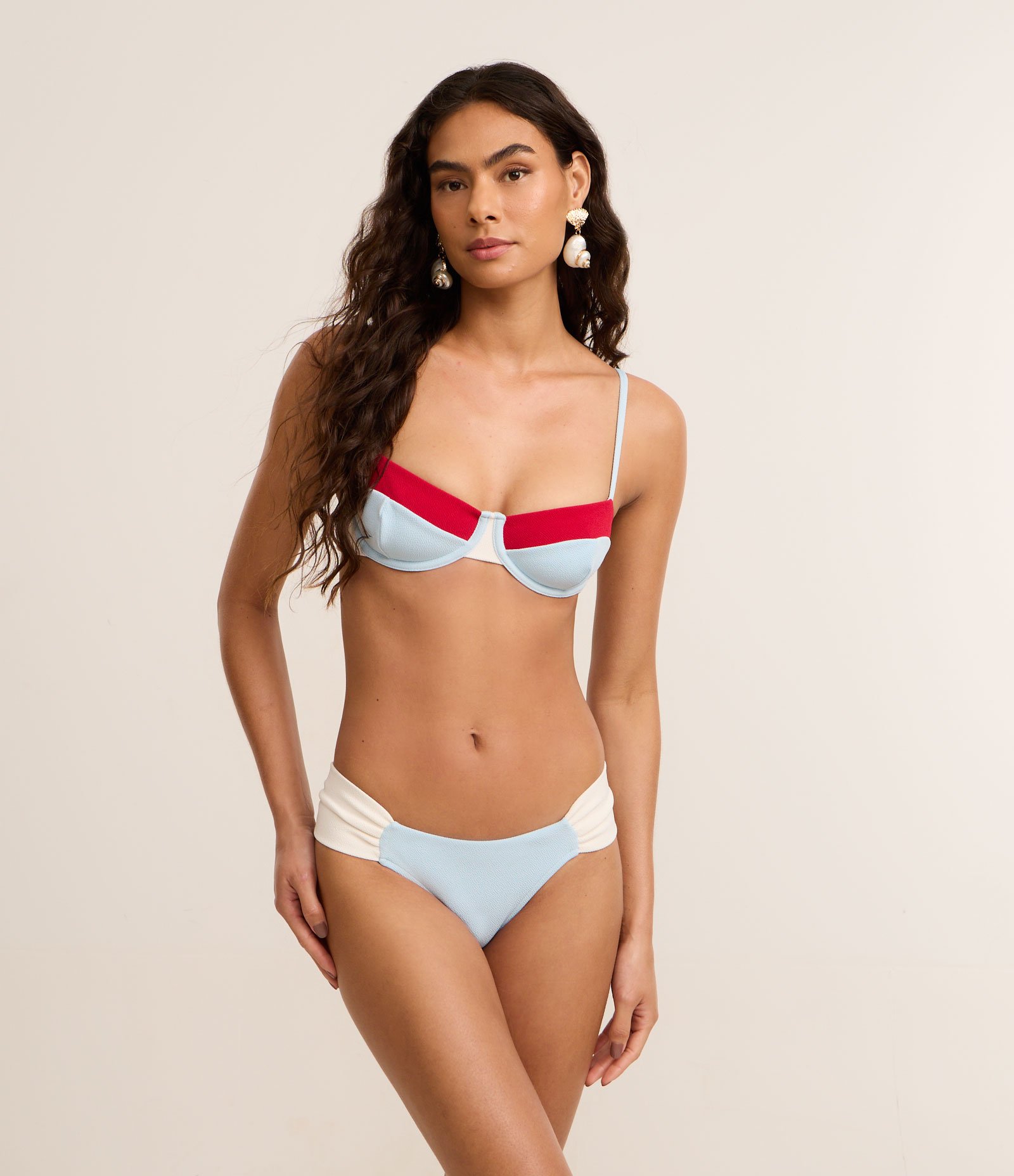 Biquíni Top Meia Taça em Microfibra Texturizada com Bloco de Cores Azul 2