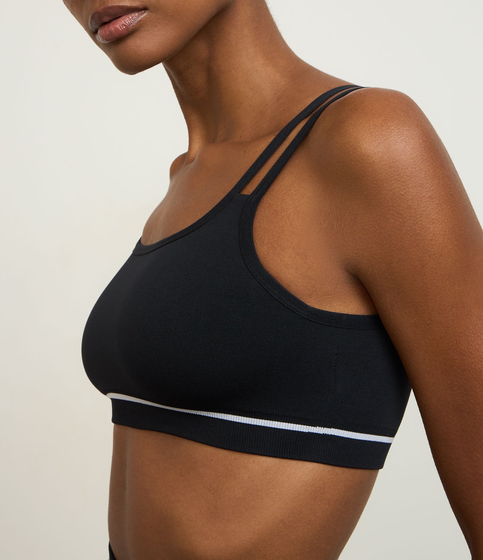 Top Esportivo Seamless com Alças Duplas e Listra na Barra Preto 3