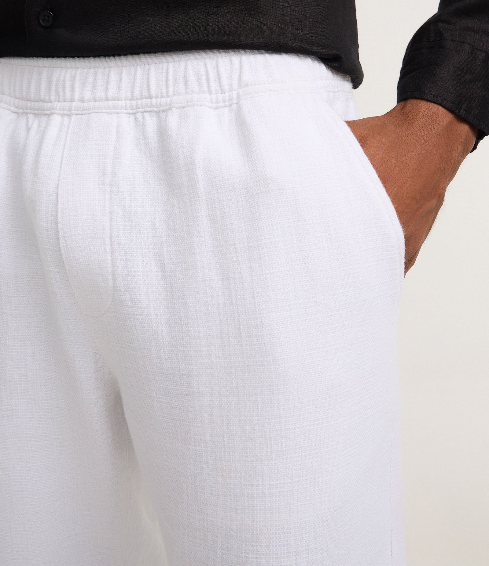 Calça Básica e Texturizada em Cotton com Cós Elástico Branco 3
