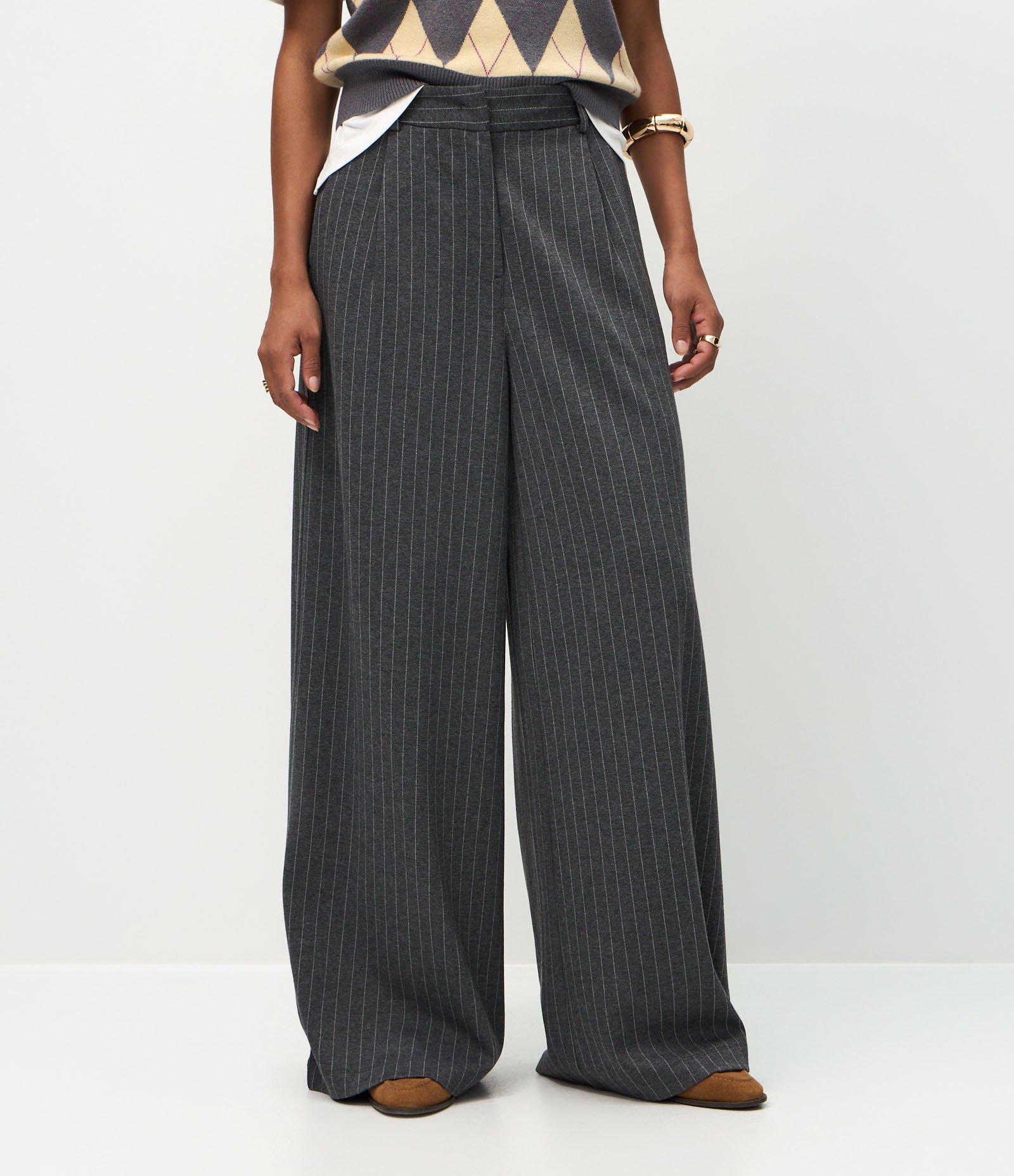 Calça Pantalona em Modal com Risca de Giz Cinza 3