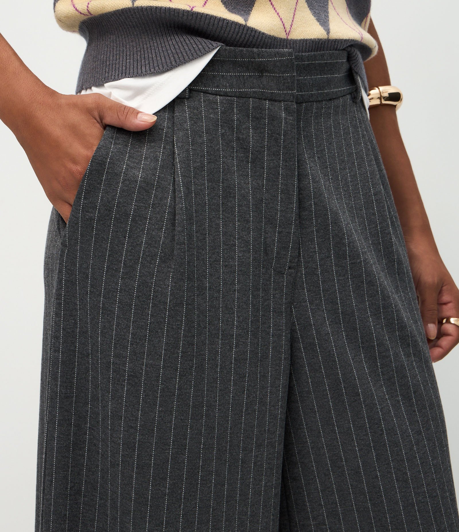 Calça Pantalona em Modal com Risca de Giz Cinza 4