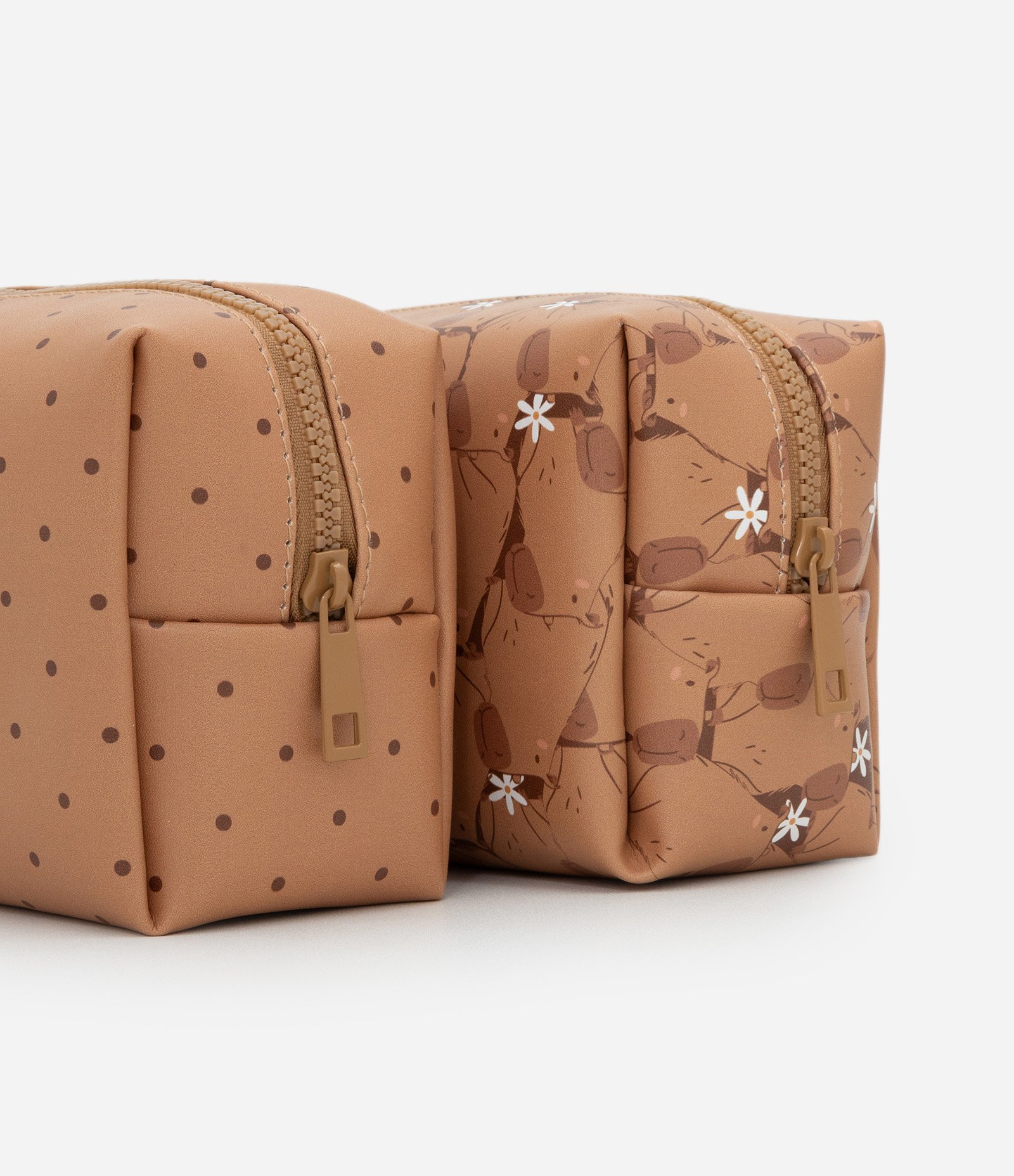 Kit 03 Necessaires com Estampa de Capivaras Marrom 3