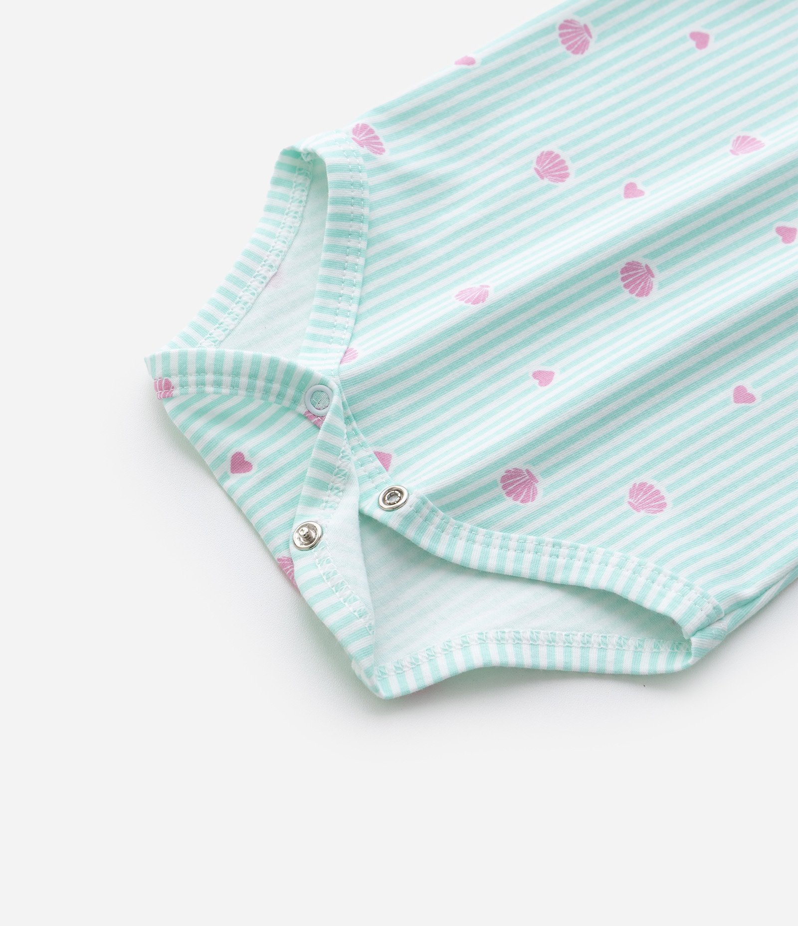 Body Infantil Listrado com Estampa Conchas e Corações – Tam RN a 18 Meses Verde Água 6