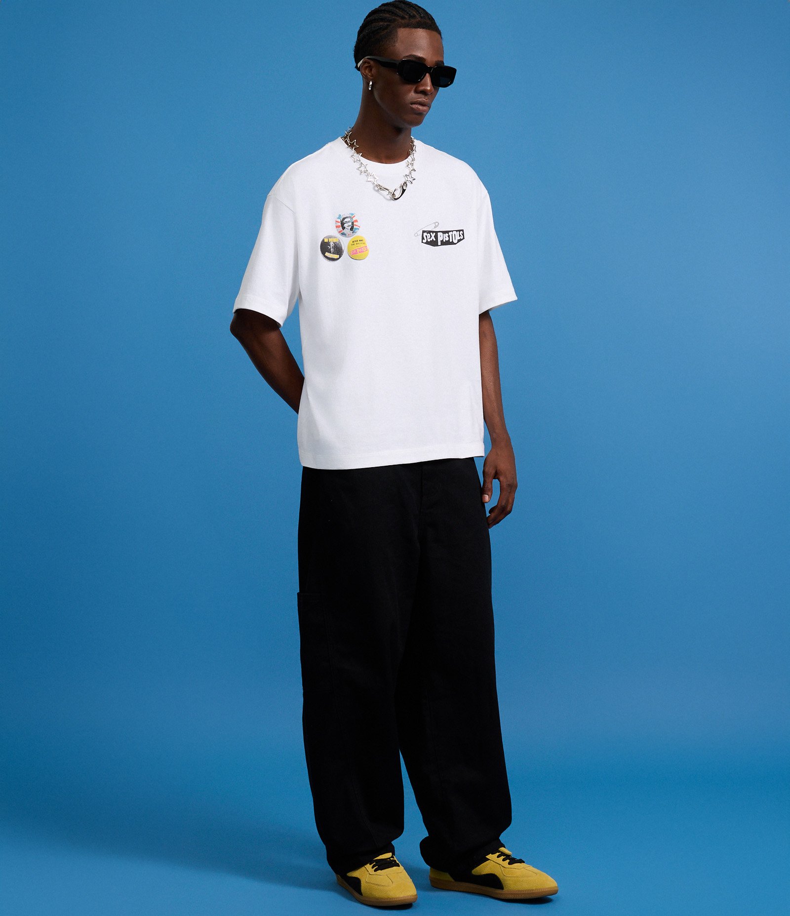 Calça Skater em Sarja com Recortes Deslocados e Bolsos Grandes Preto 4