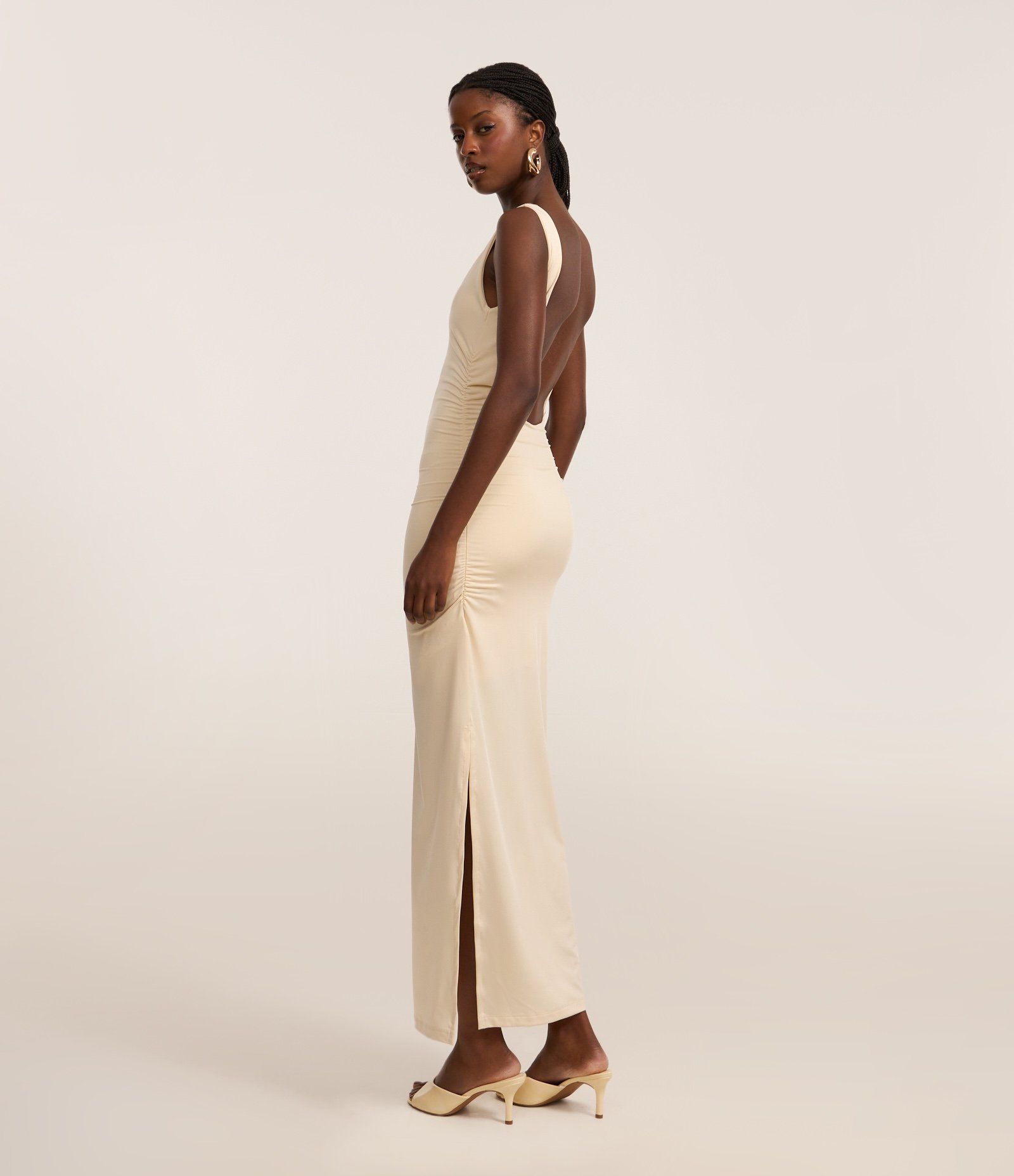Vestido Long Midi em Microfibra com Decote Canoa nas Costas Bege 1