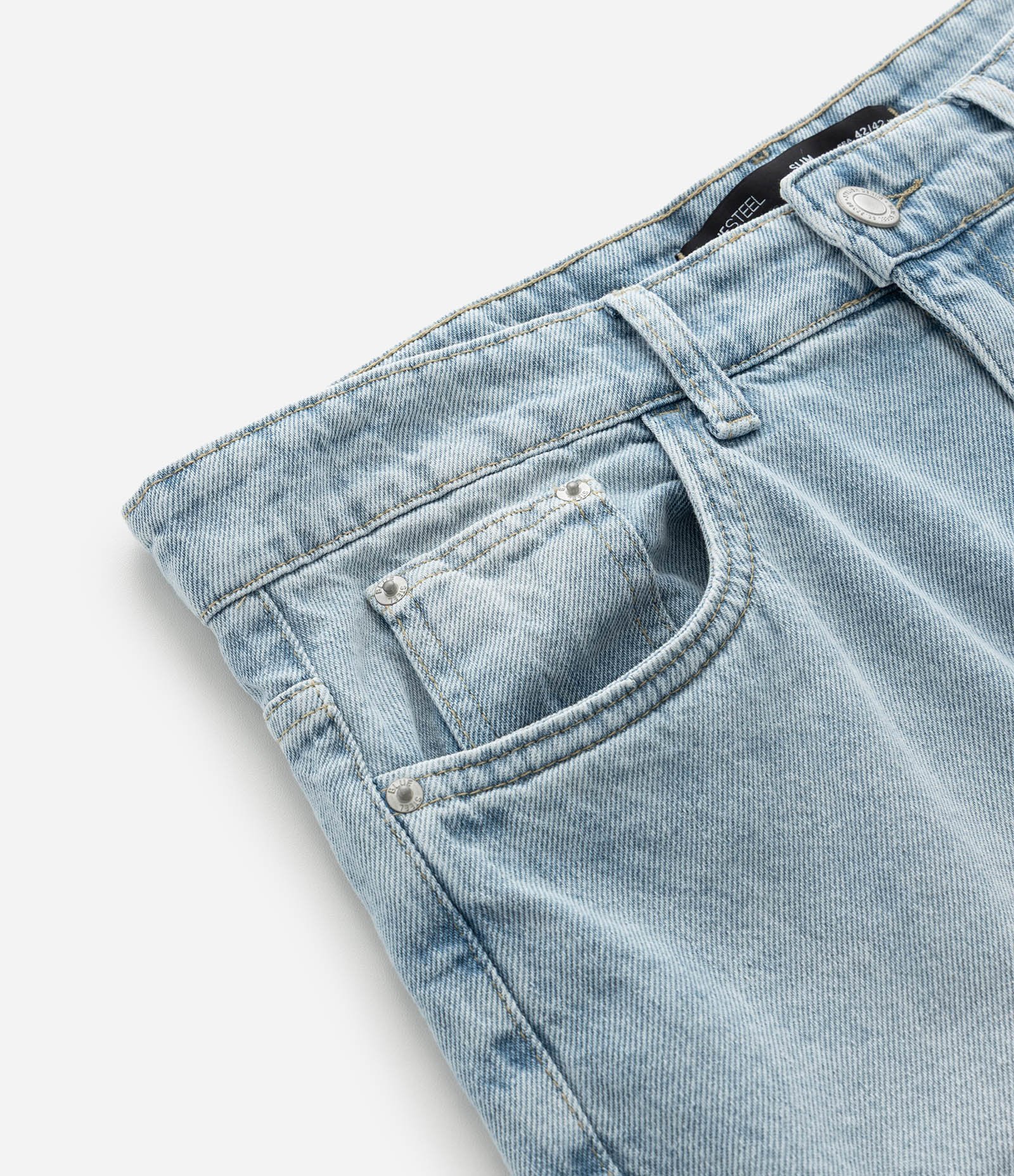 Bermuda Slim em Jeans com Bolsos Azul 7