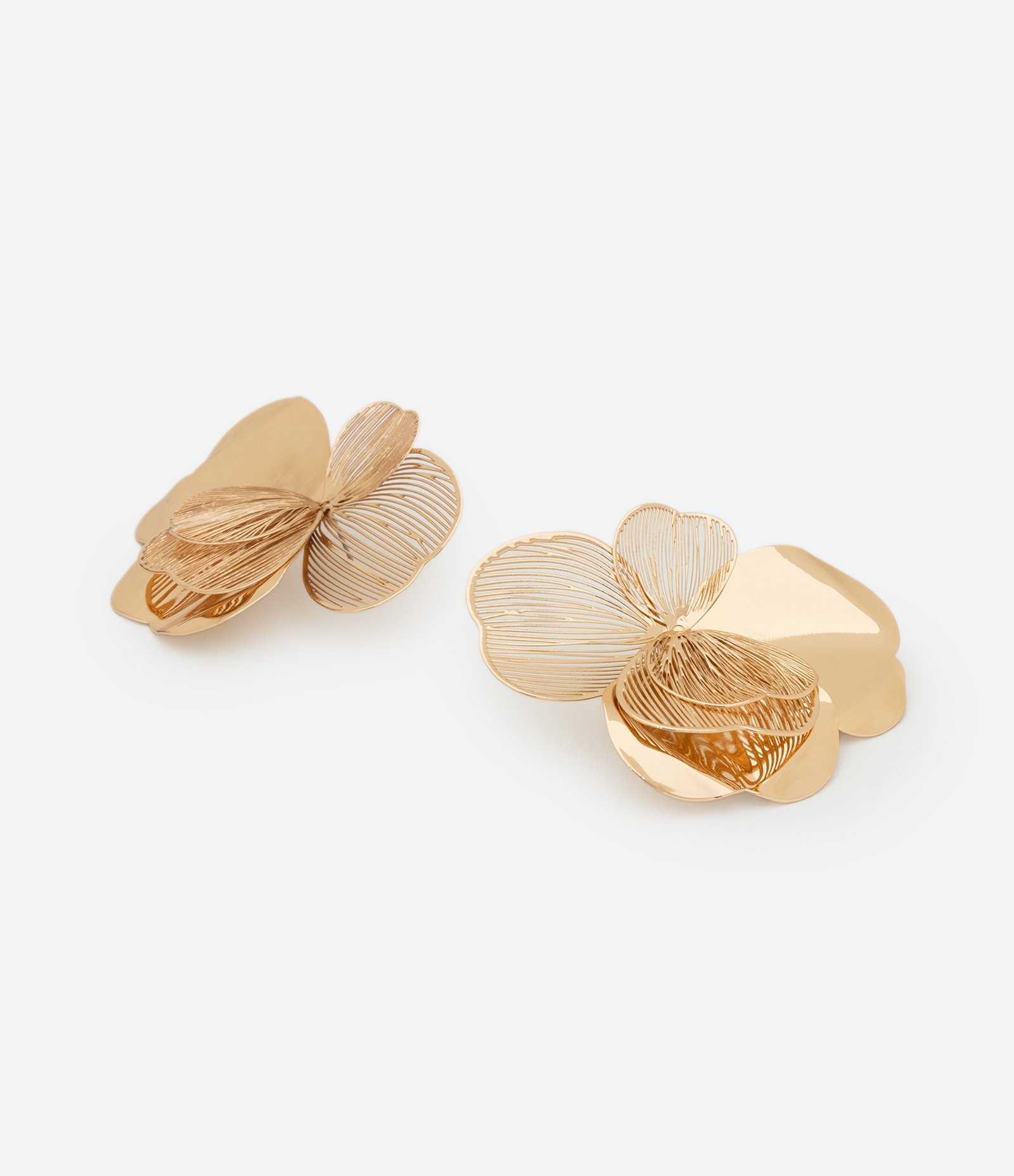 Maxi Brinco em Metal Formato de Flor com Pétalas Chapa e Aramadas Delicadas Dourado 2