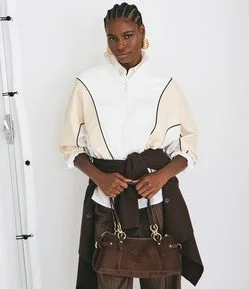 Jaqueta Esportiva em Modal com Gola Alta e Frisos Contrastantes