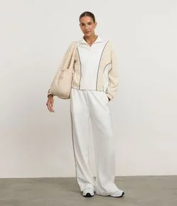 Calça Esportiva em Modal com Friso Contrastante