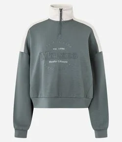 Blusão Esportivo Gola Alta com Zíper e Estampa Central