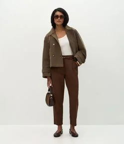 Calça Cenoura em Viscolinho com Cinto