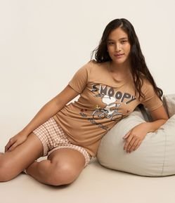 Pijama Short Doll em Viscose com Estampa Snoopy e Short Xadrez