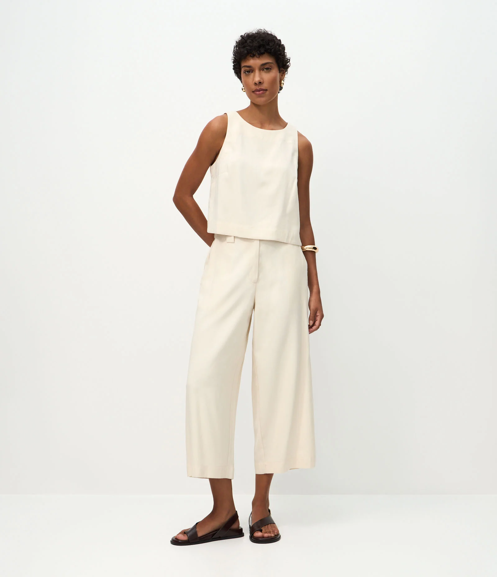 Calça Pantacourt com Cós Transpassado e Botão Off White 1