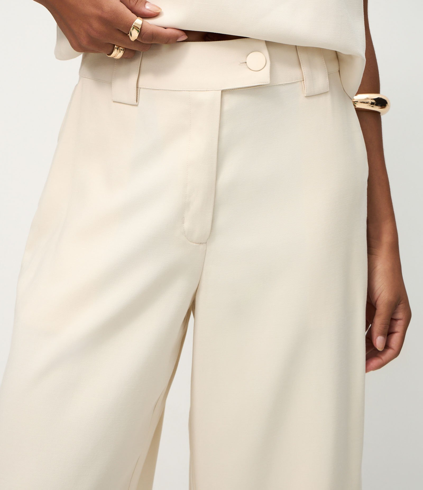 Calça Pantacourt com Cós Transpassado e Botão Off White 3