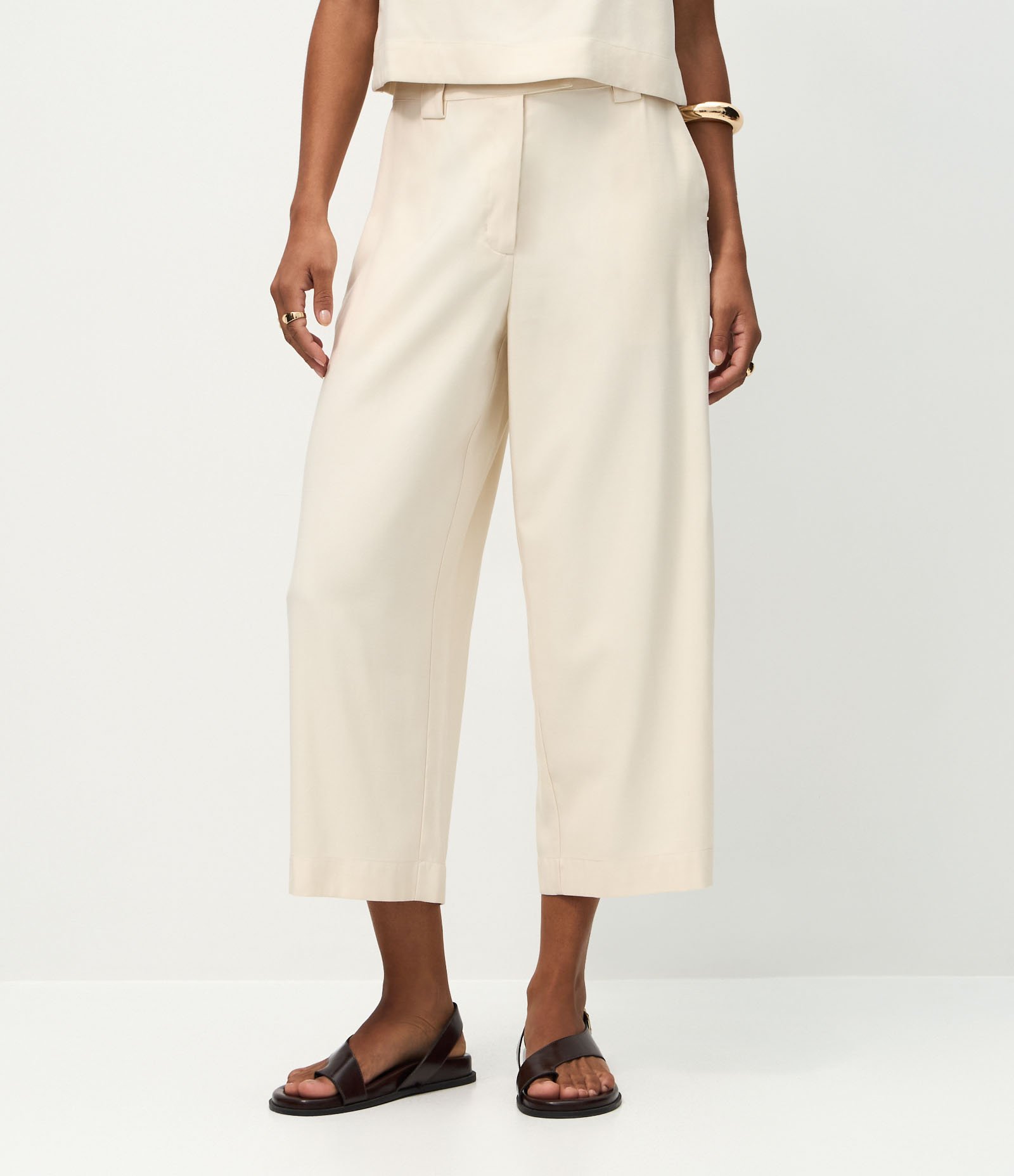 Calça Pantacourt com Cós Transpassado e Botão Off White 4