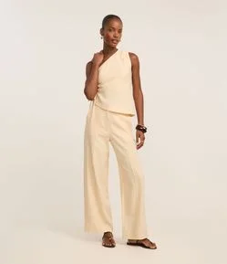 Calça Pantalona Alfaiatada com Frisos Frontais e Bolsos