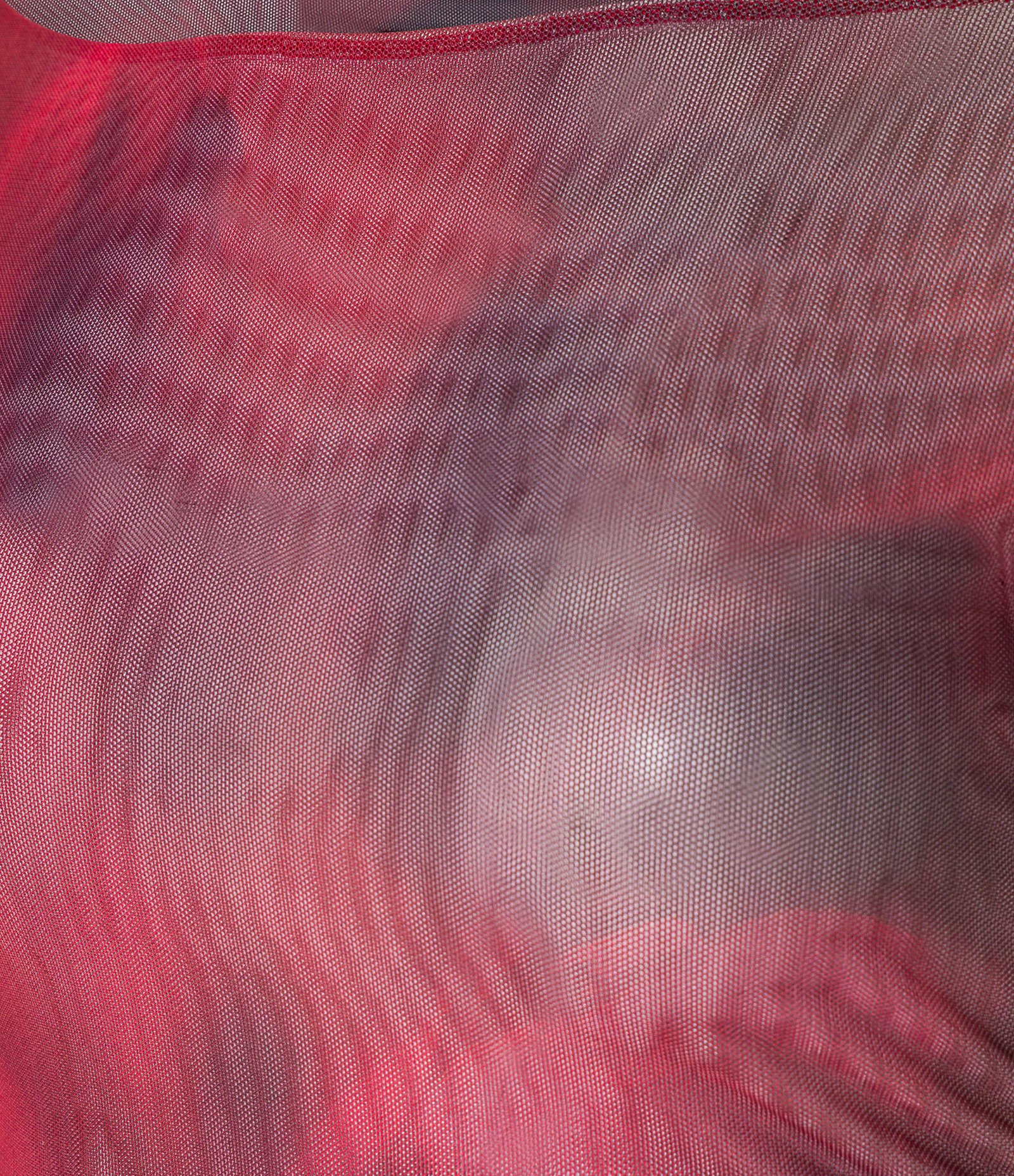 Blusa em Tule Ombro a Ombro com Estampa Abstrata Vermelho 6