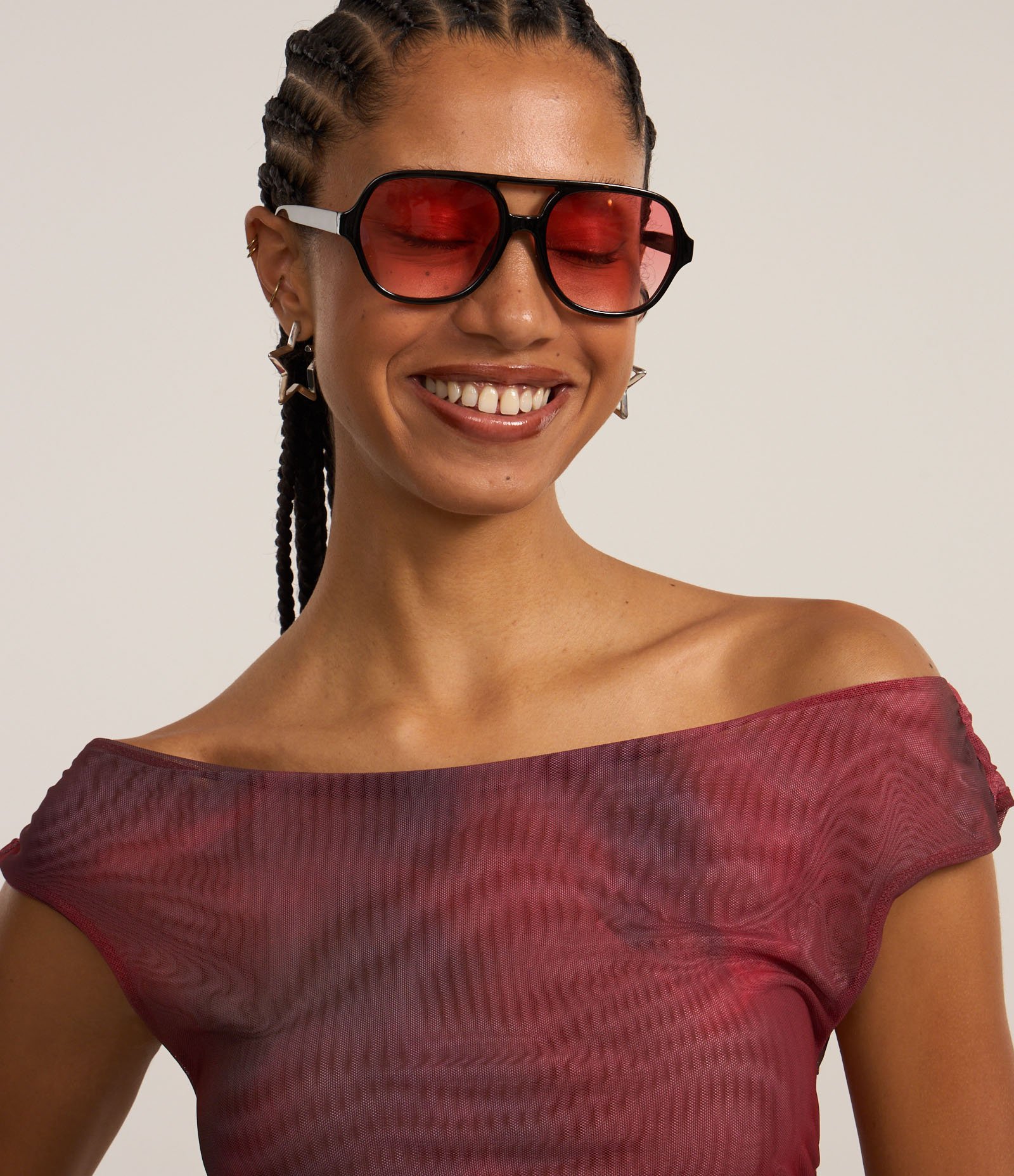 Blusa em Tule Ombro a Ombro com Estampa Abstrata Vermelho 3