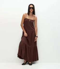 Vestido Midi em Viscose com Recorte em Gota no Decote