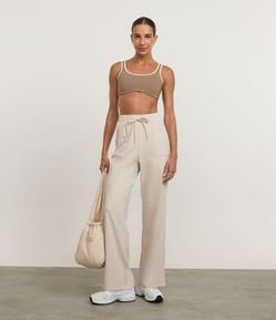 Calça Reta em Microfibra com Amarração no Cós