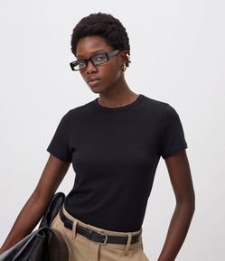 Blusa Slim Básica em Algodão Peruano com Gola Redonda