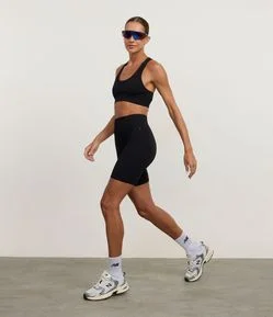 Bermuda Esportiva com Cós Alto