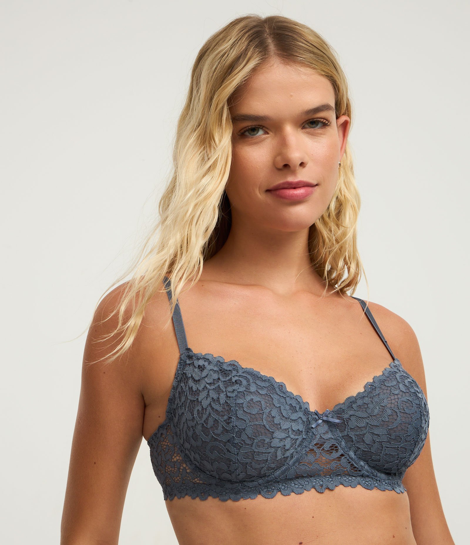 Sutiã com Aro Sem Bojo em Renda Floral Azul 1