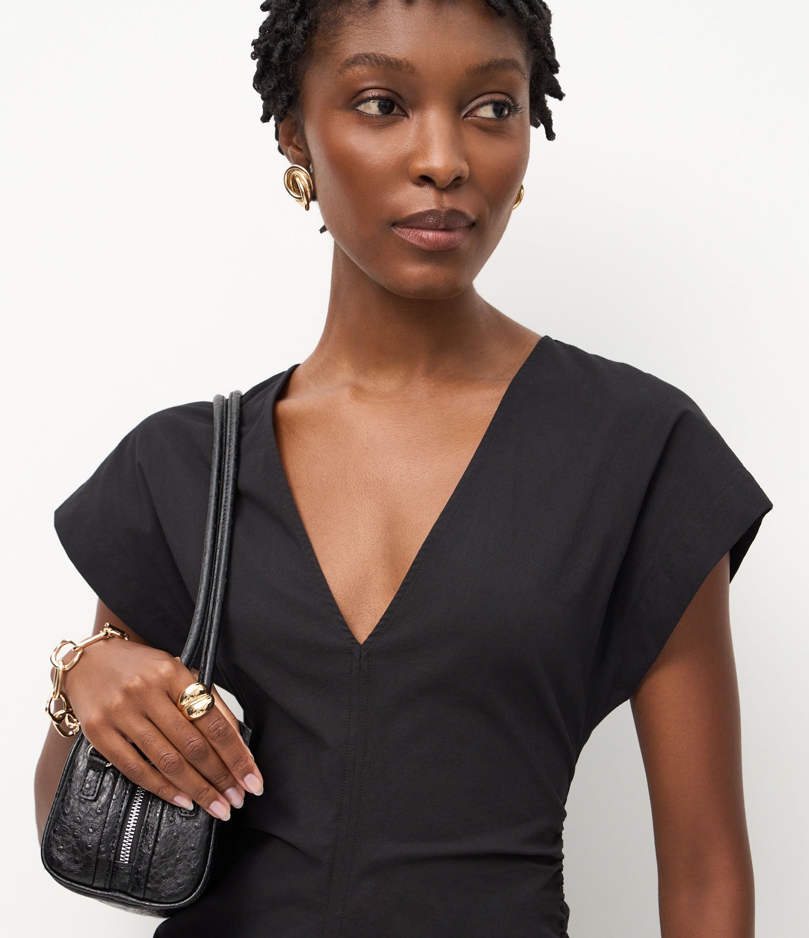 Vestido Evasê Midi com Franzidos nas Laterais Preto 3