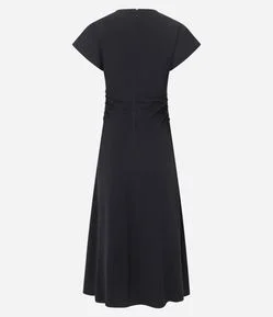 Vestido Evasê Midi com Franzidos nas Laterais