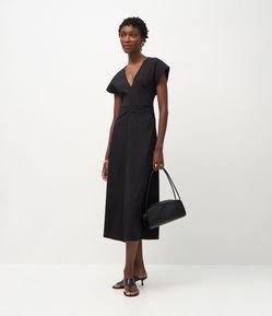 Vestido Evasê Midi com Franzidos nas Laterais