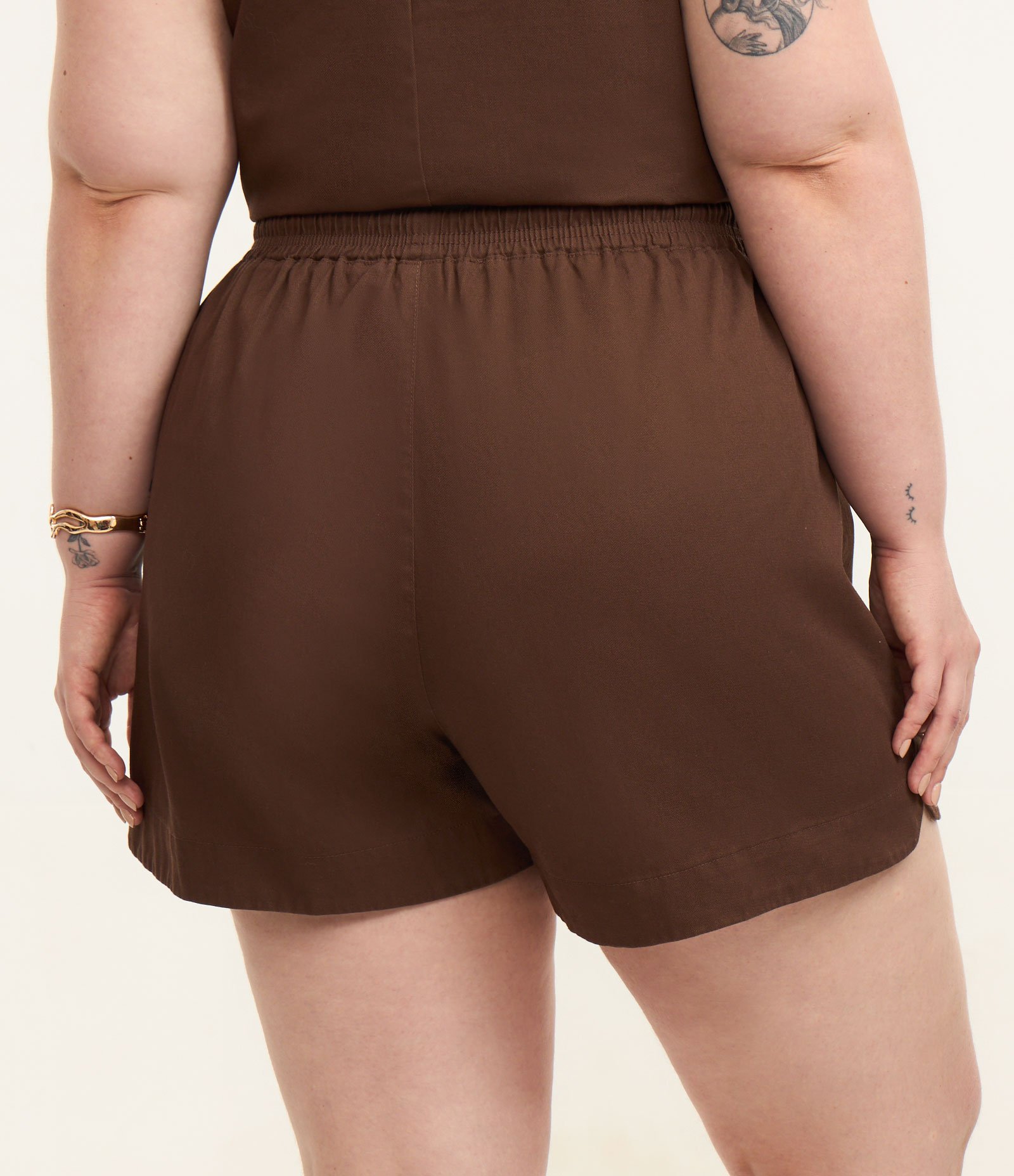 Short Comfy em Sarja com Elástico no Cós Curve & Plus Size Marrom 4