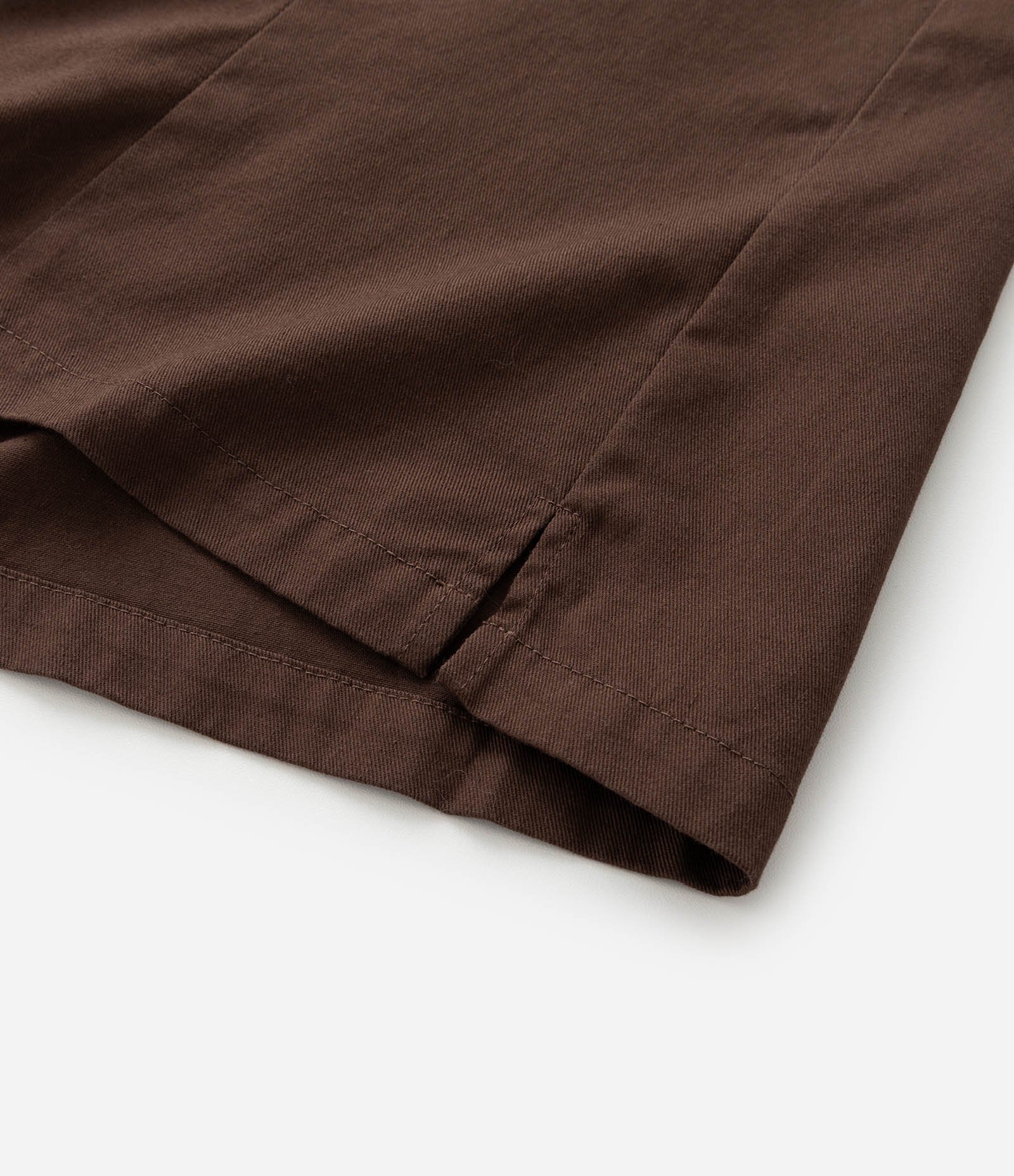 Blusa sem Manga em Sarja Curve & Plus Size Marrom 8