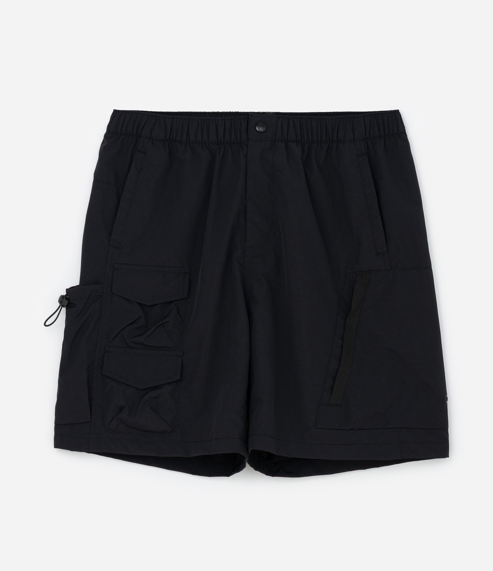 Bermuda em Material Tecnológico com  Porta Garrafa e Bolso Preto 6