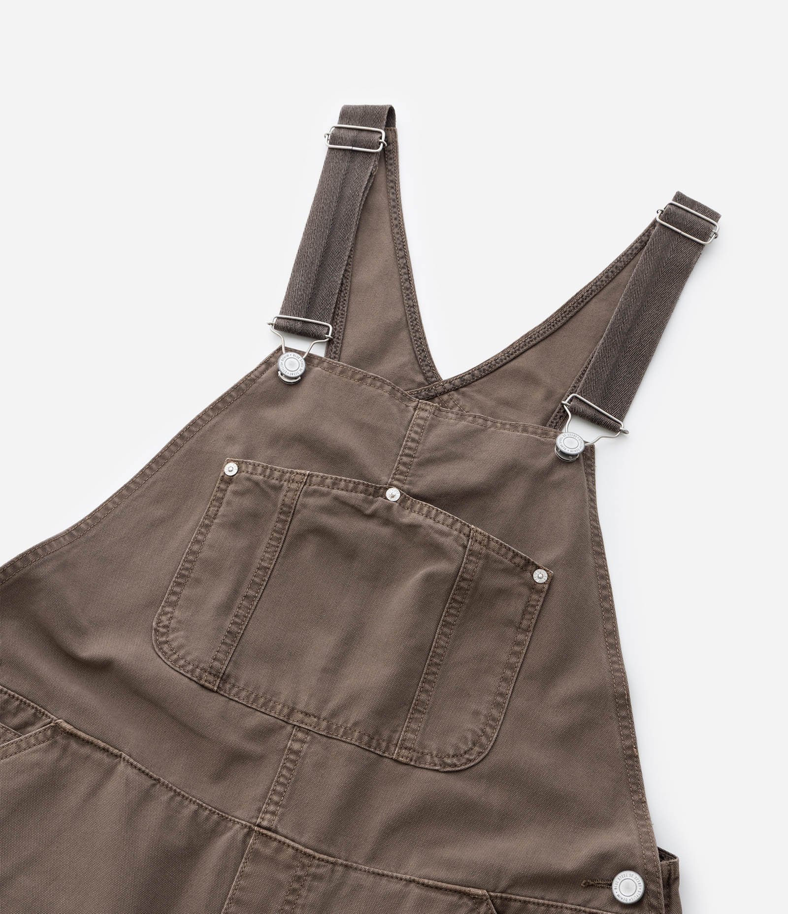 Jardineira de Sarja com Bolso Carpinteiro Marrom 12