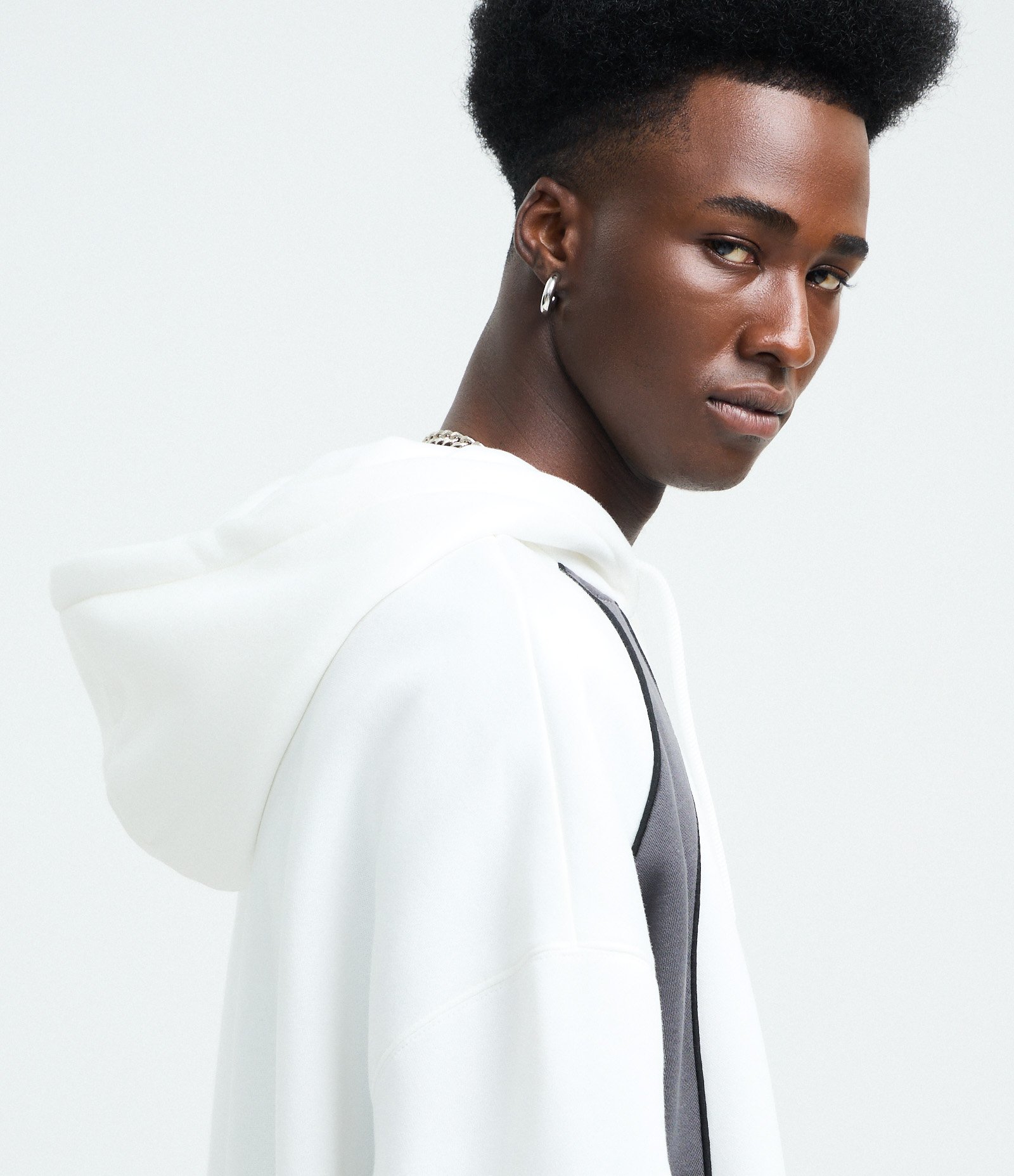 Casaco em Moletom com Recortes Contrastantes Branco 4