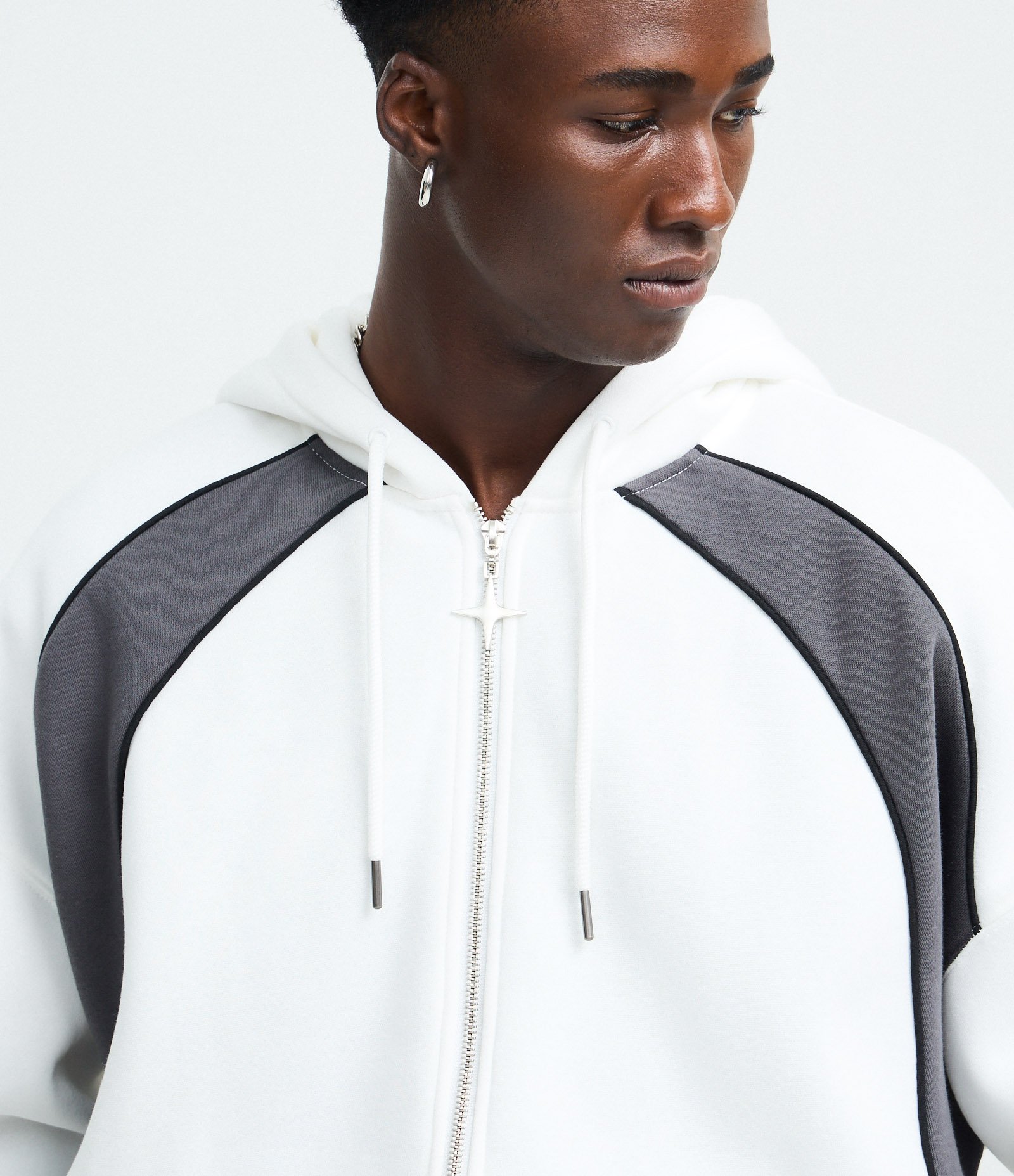 Casaco em Moletom com Recortes Contrastantes Branco 5