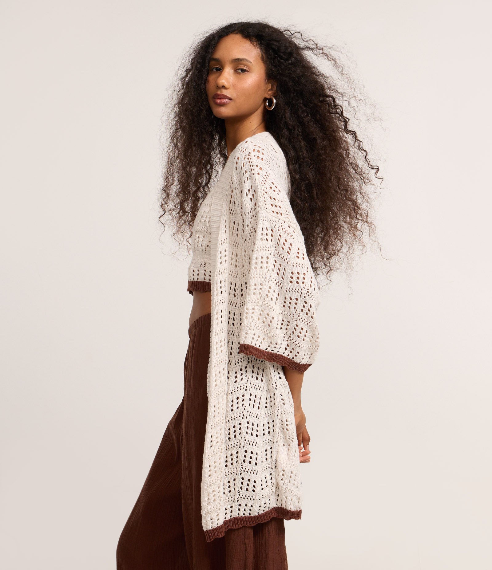 Kimono em Tricô com Barra Contrastante Bege 1