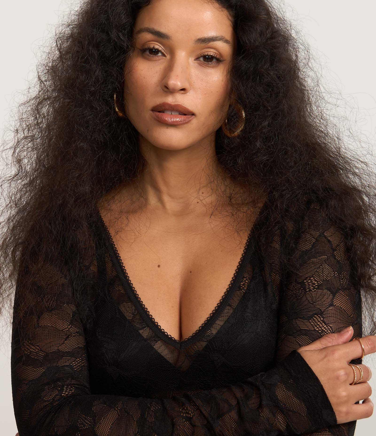 Body em Renda Floral e Decote V Preto 3