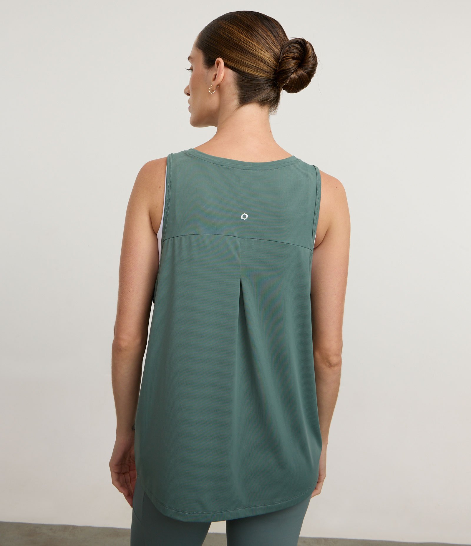 Regata Esportiva em Poliamida com Recorte nas Costas Verde 3