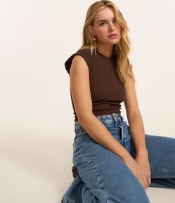 Blusa Canelada com Cava Diferenciada