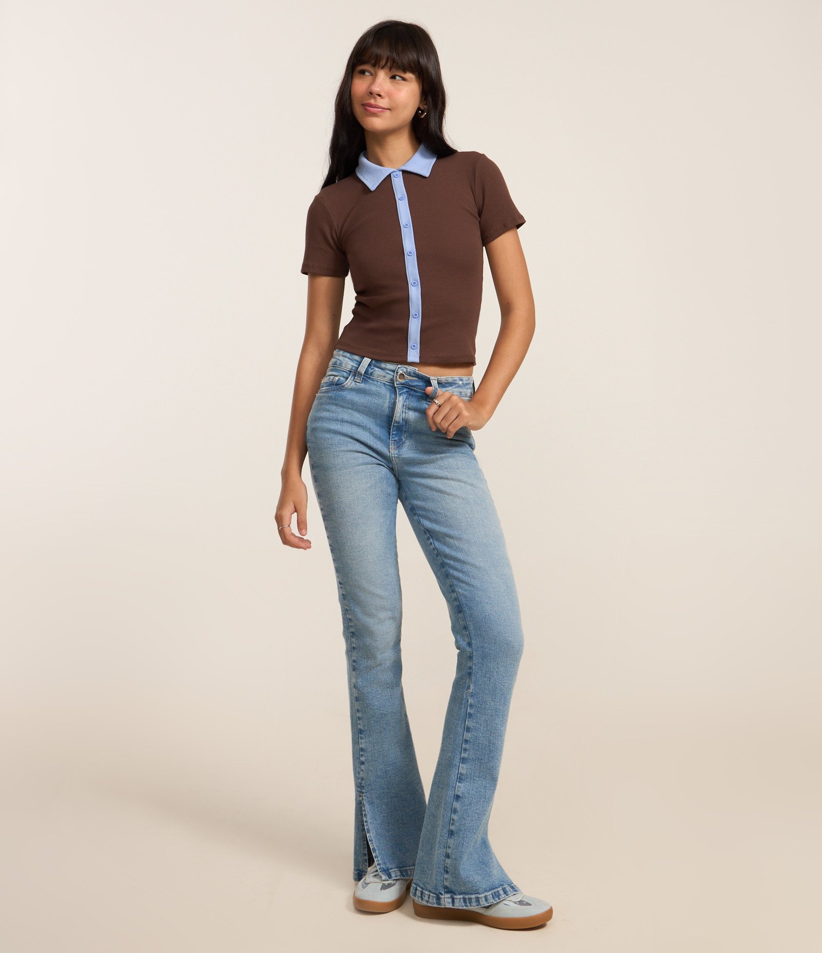 Blusa em Ribana com Gola Polo e Abotoamento Frontal Marrom 2