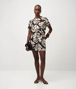 Short Alfaiataria com Estampa Orgânica e Cós Alto