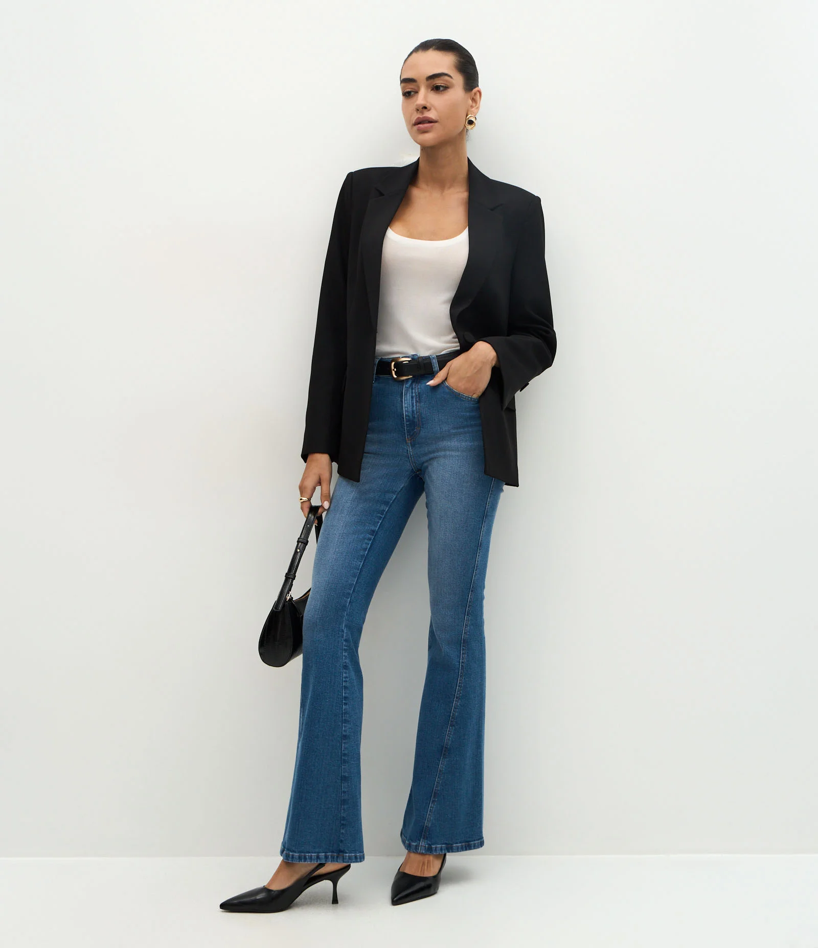 Calça Flare Cintura Alta em Jeans com Lateral Transpassada Médio 1